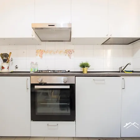 8m| 2br| Parking By Tilo جنوة