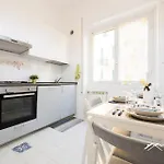 8m| 2br| Parking By Tilo Apartman